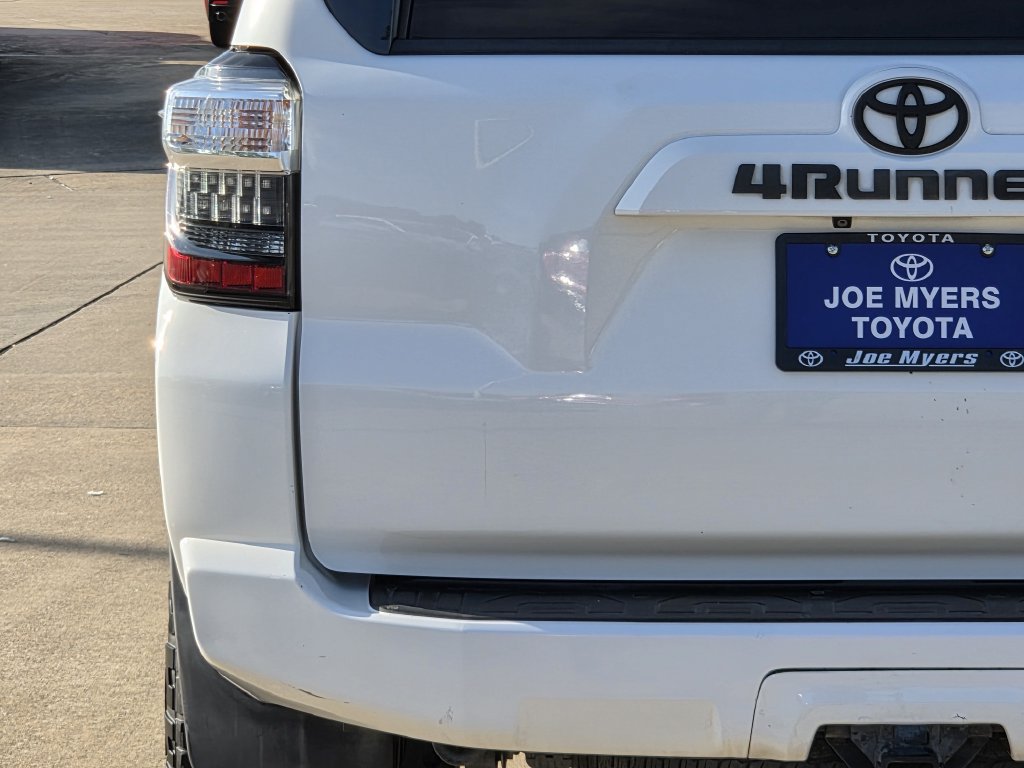 Used 2017 Toyota 4Runner SR5 RWD image 10