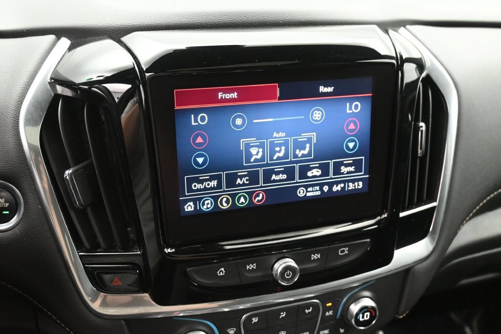 Used 2022 Chevrolet Traverse LT w/ LT Premium Package AWD/4WD image 16
