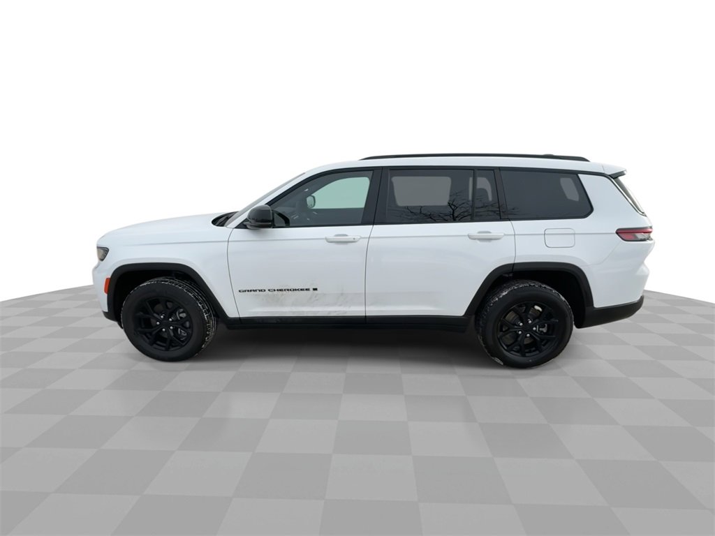 Used 2025 Jeep Grand Cherokee L Altitude image 5