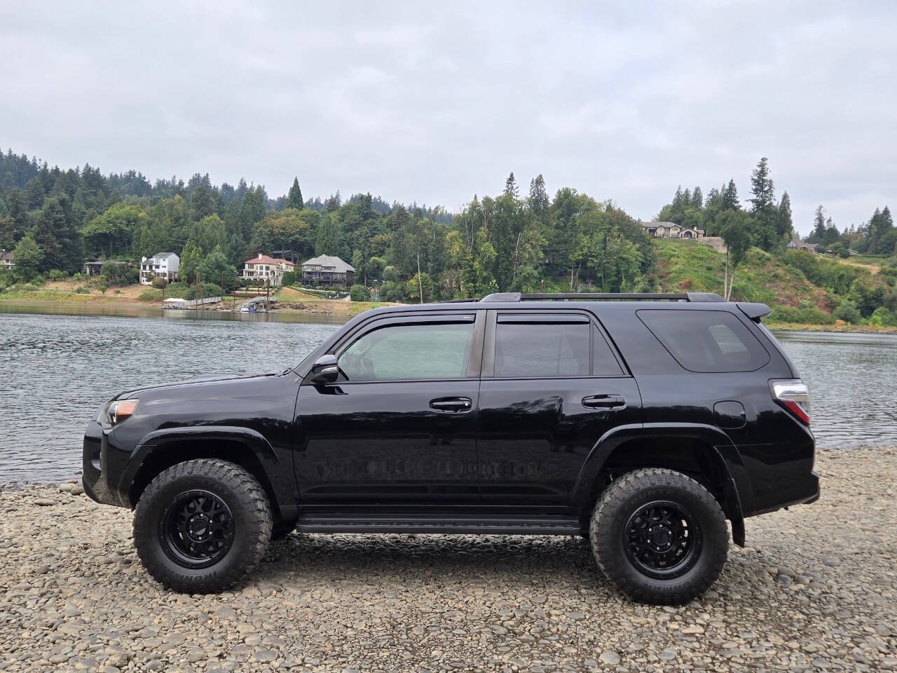 Used 2015 Toyota 4Runner Trail Premium AWD/4WD image 4
