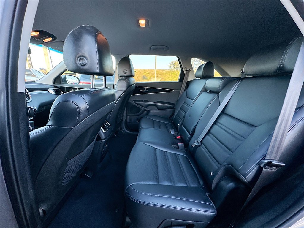 Used 2019 Kia Sorento EX image 17
