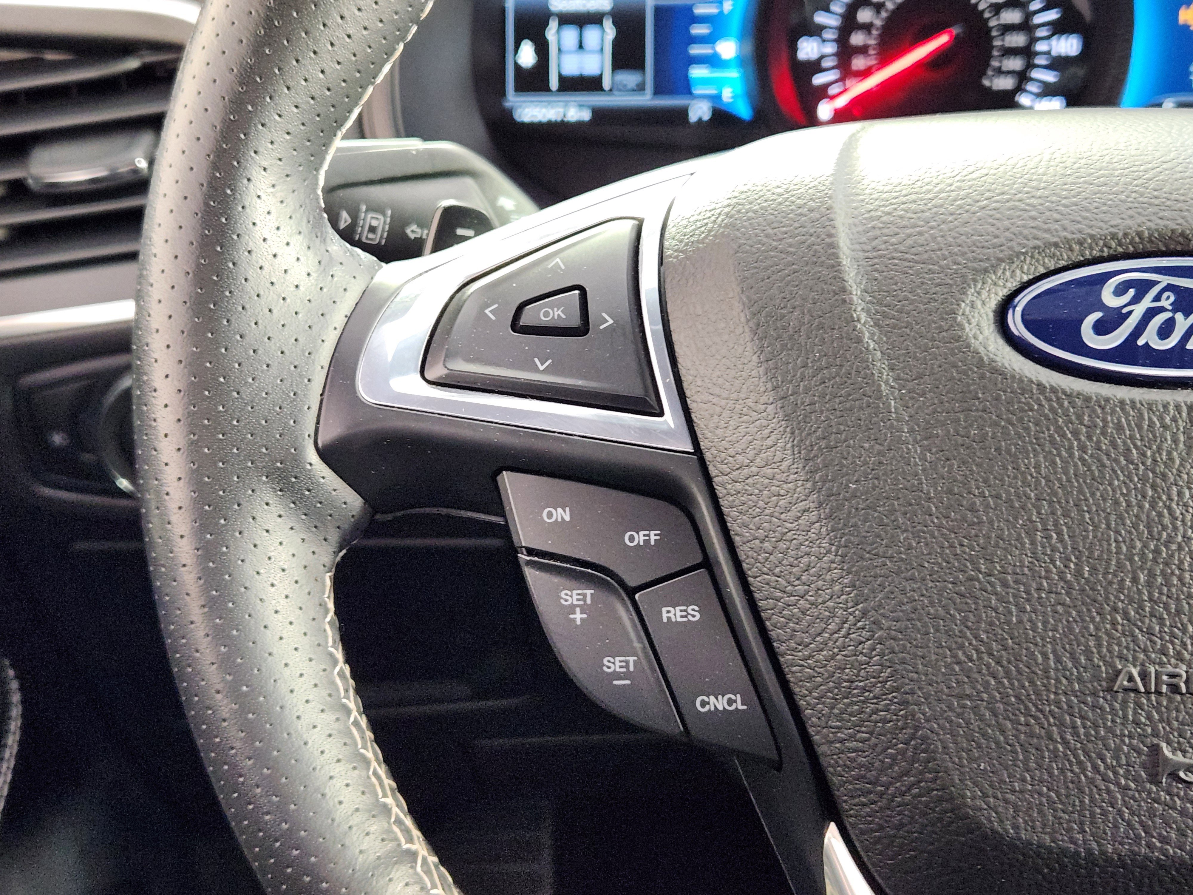 Used 2023 Ford Edge ST image 17