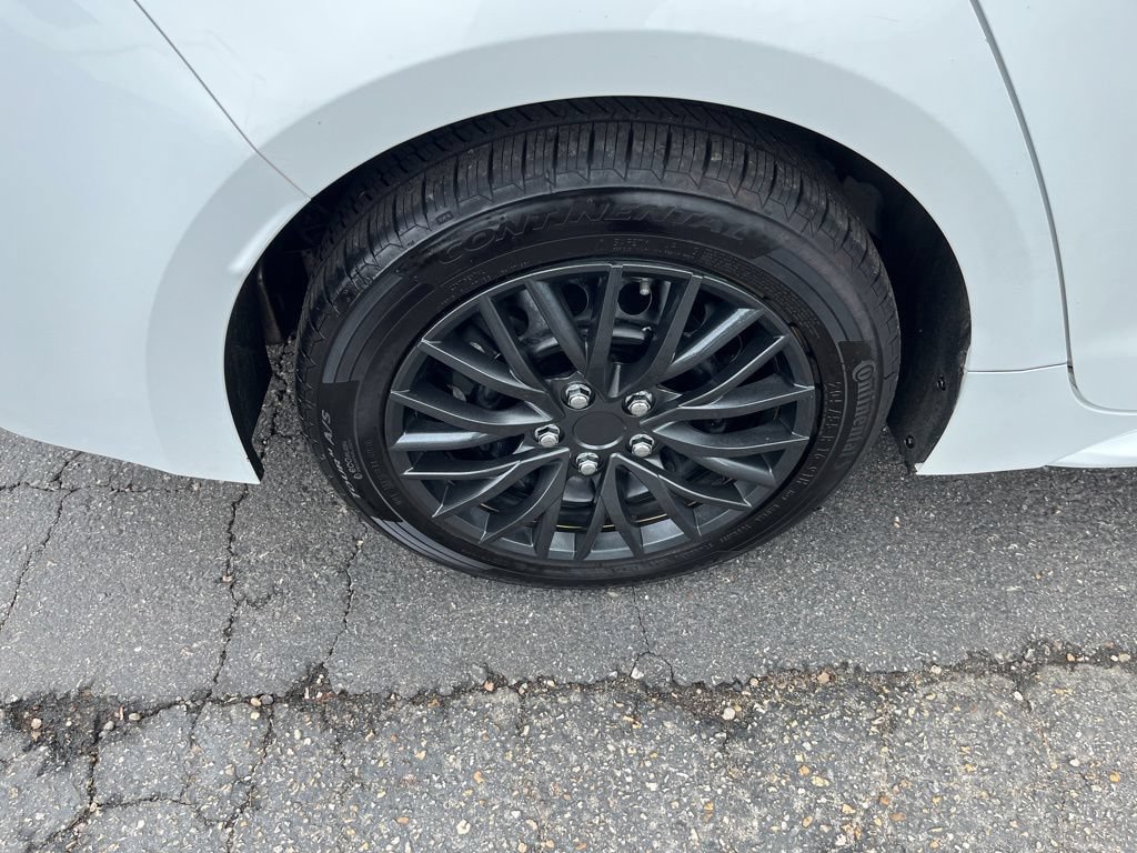 Used 2022 Toyota Corolla LE FWD image 18