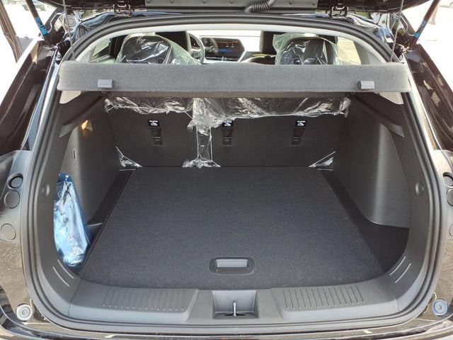 New 2026 Chevrolet Trax LT FWD image 9