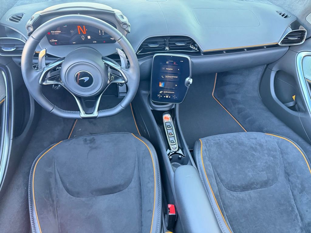 Used 2025 McLaren Artura Spider image 7