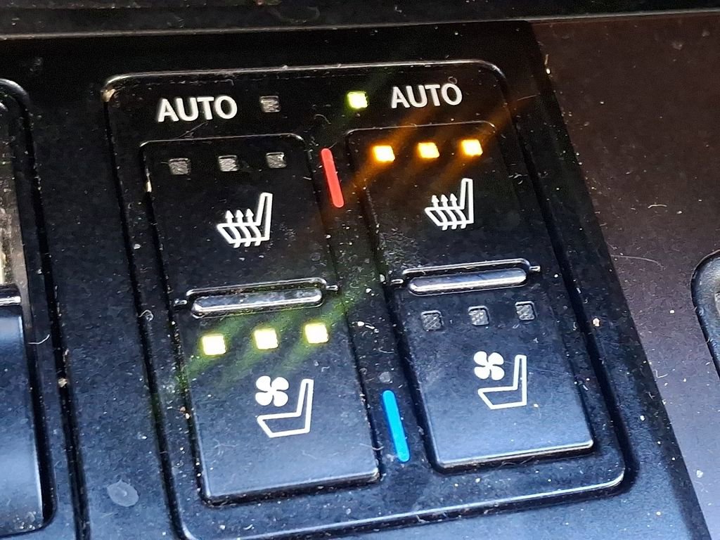 Used 2021 Lexus RX 450h AWD w/ Premium Package image 24