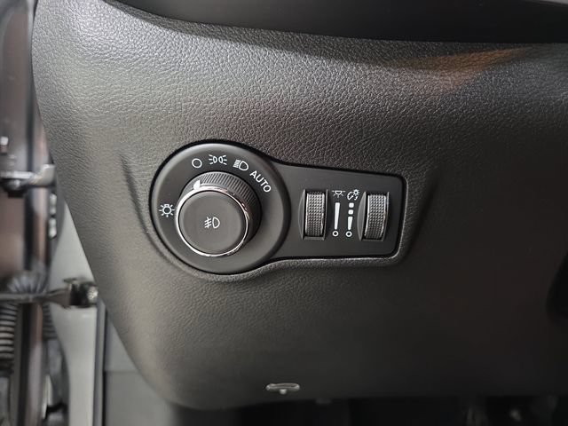 Used 2022 Jeep Compass Latitude AWD/4WD image 24