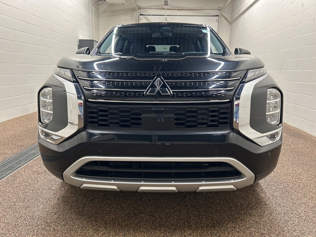 Used 2024 Mitsubishi Outlander SE image 6