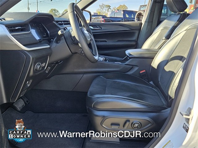 Used 2024 Jeep Grand Cherokee Altitude image 5