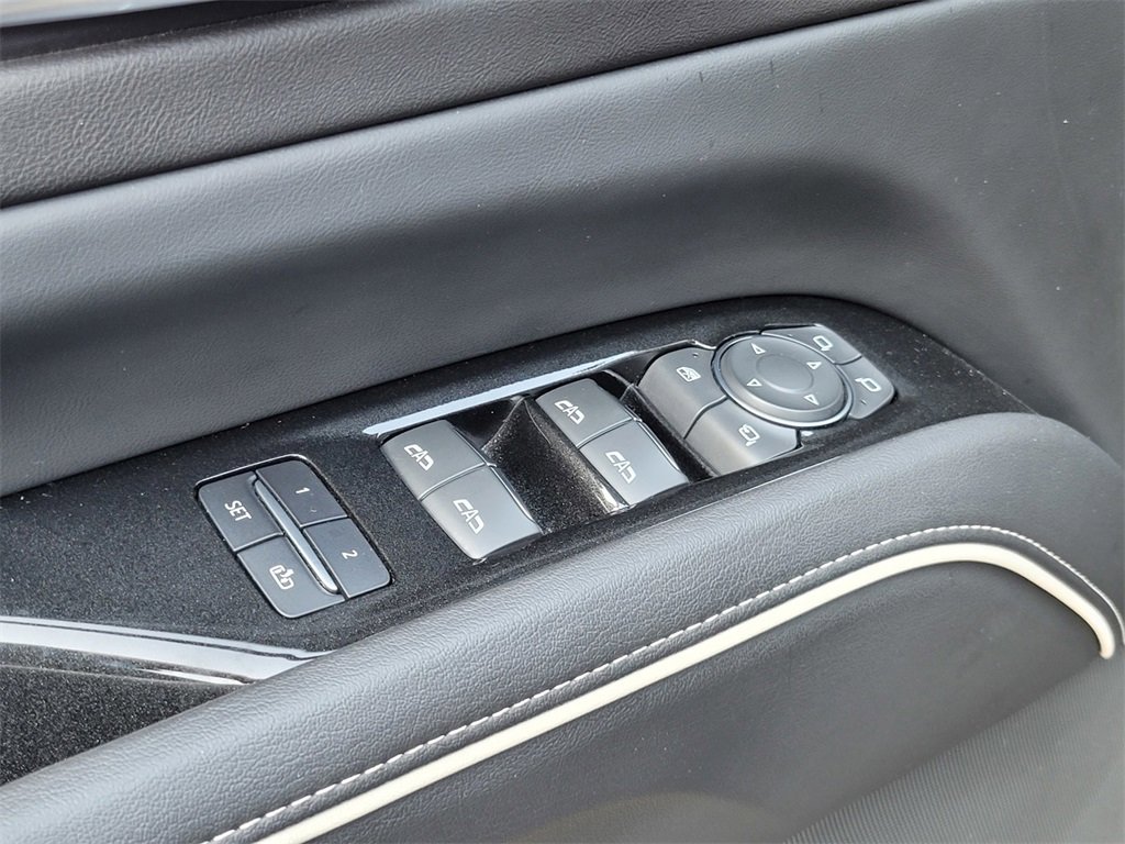 Used 2022 Cadillac Escalade Premium Luxury image 16