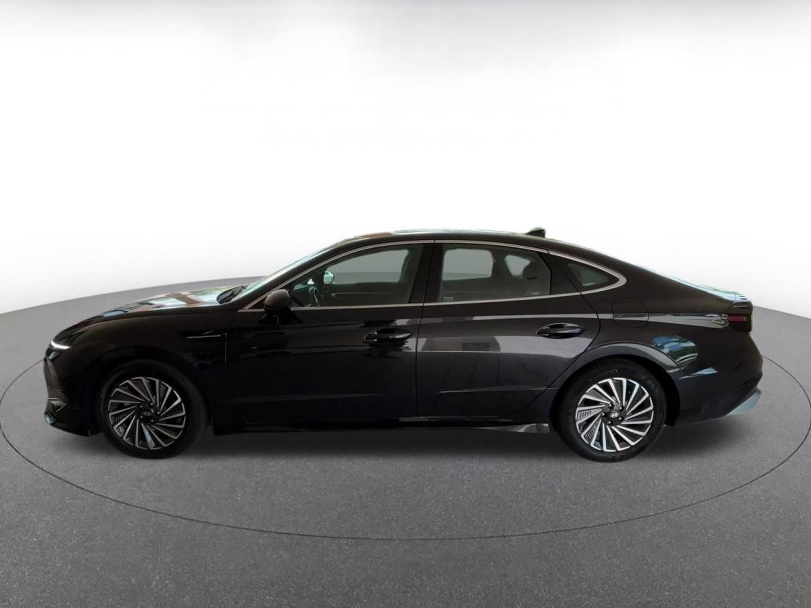 Used 2025 Hyundai Sonata SEL FWD image 8