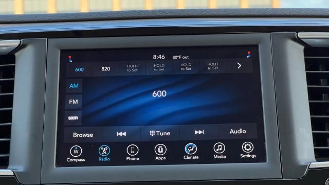 Used 2020 Chrysler Voyager Lxi image 89