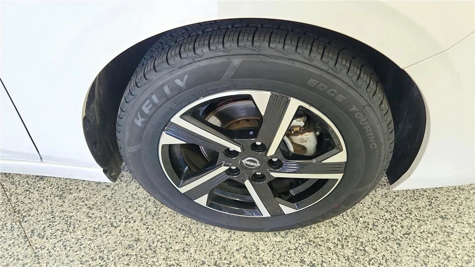 Used 2024 Nissan Sentra SV FWD image 13
