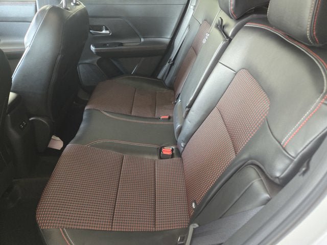 Used 2025 Nissan Kicks SR AWD/4WD image 16