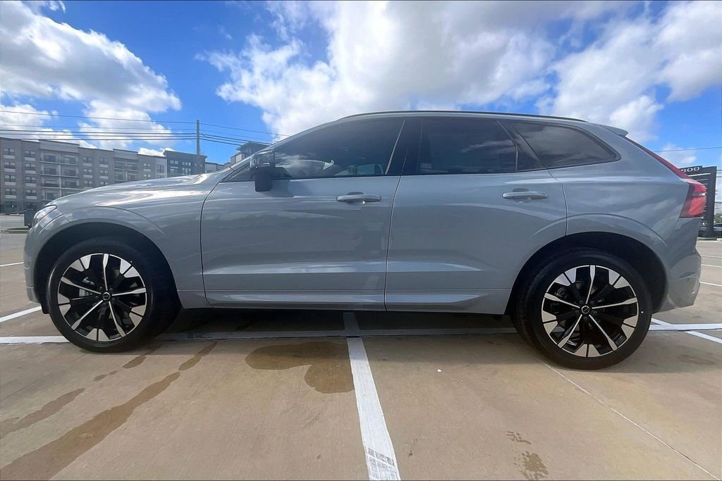 New 2026 Volvo XC60 B5 Plus w/ Protection Package Premier AWD/4WD image 21
