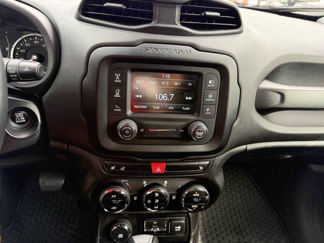 Used 2016 Jeep Renegade Latitude w/ Popular Equipment Group image 24