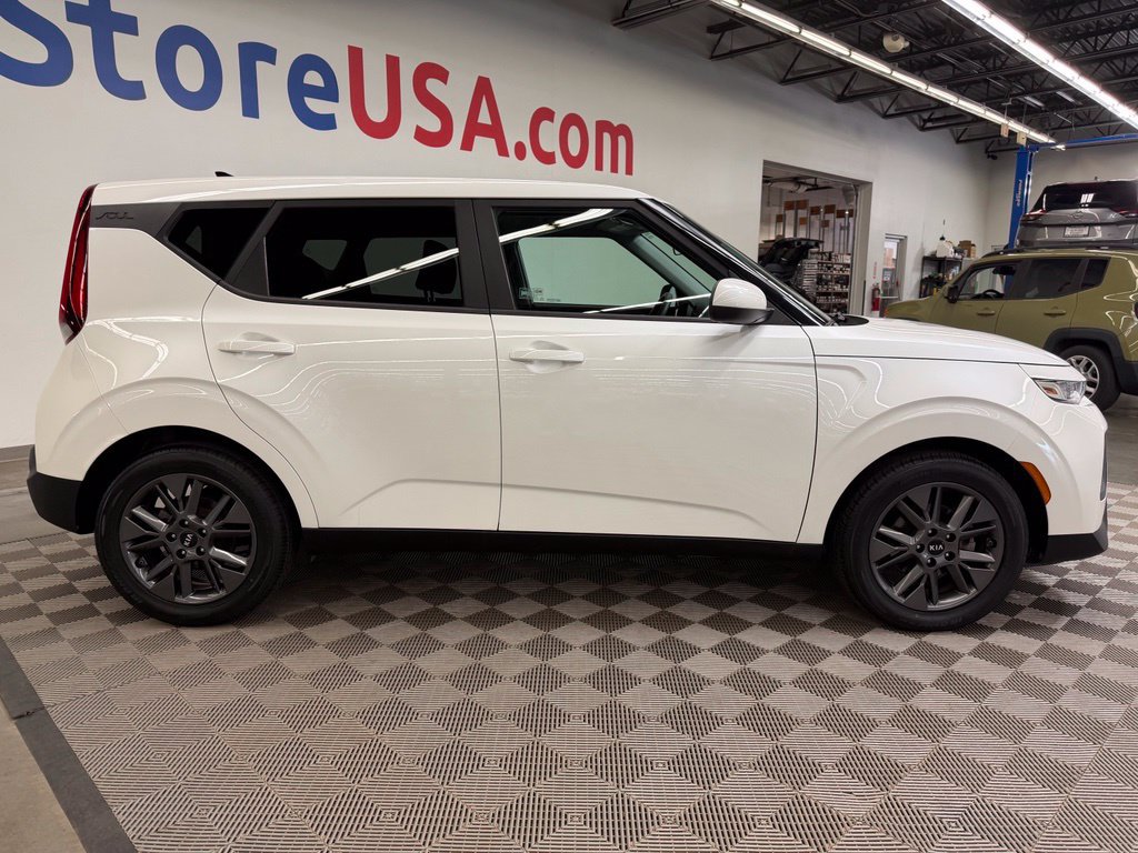 Used 2021 Kia Soul S FWD image 8