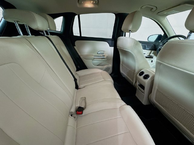 Used 2023 Mercedes-Benz GLA 250 4MATIC w/ Premium Package image 23