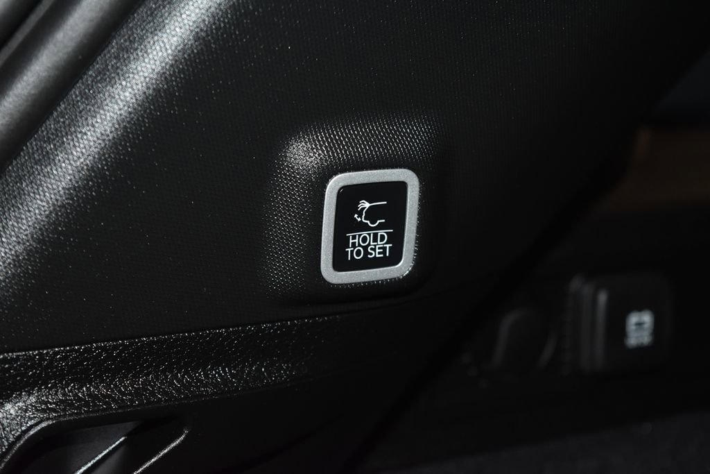Used 2025 Jeep Grand Cherokee Summit AWD/4WD image 31
