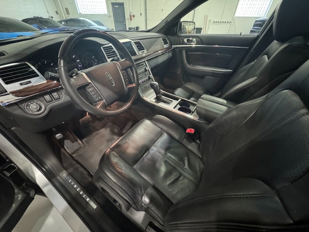 Used 2012 Lincoln MKS AWD image 10