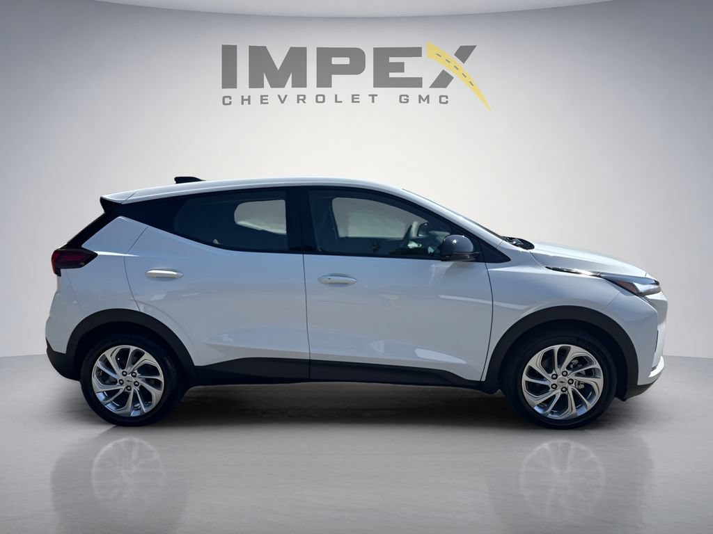 New 2027 Chevrolet Bolt LT w/ Comfort Package FWD image 6