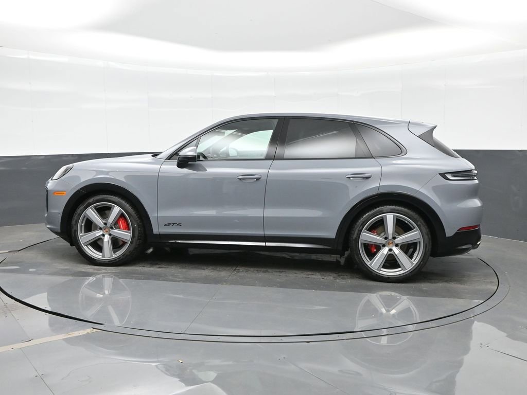 New 2026 Porsche Cayenne GTS image 2