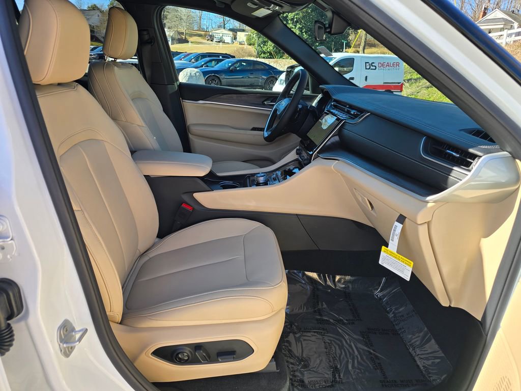 New 2025 Jeep Grand Cherokee Limited image 29