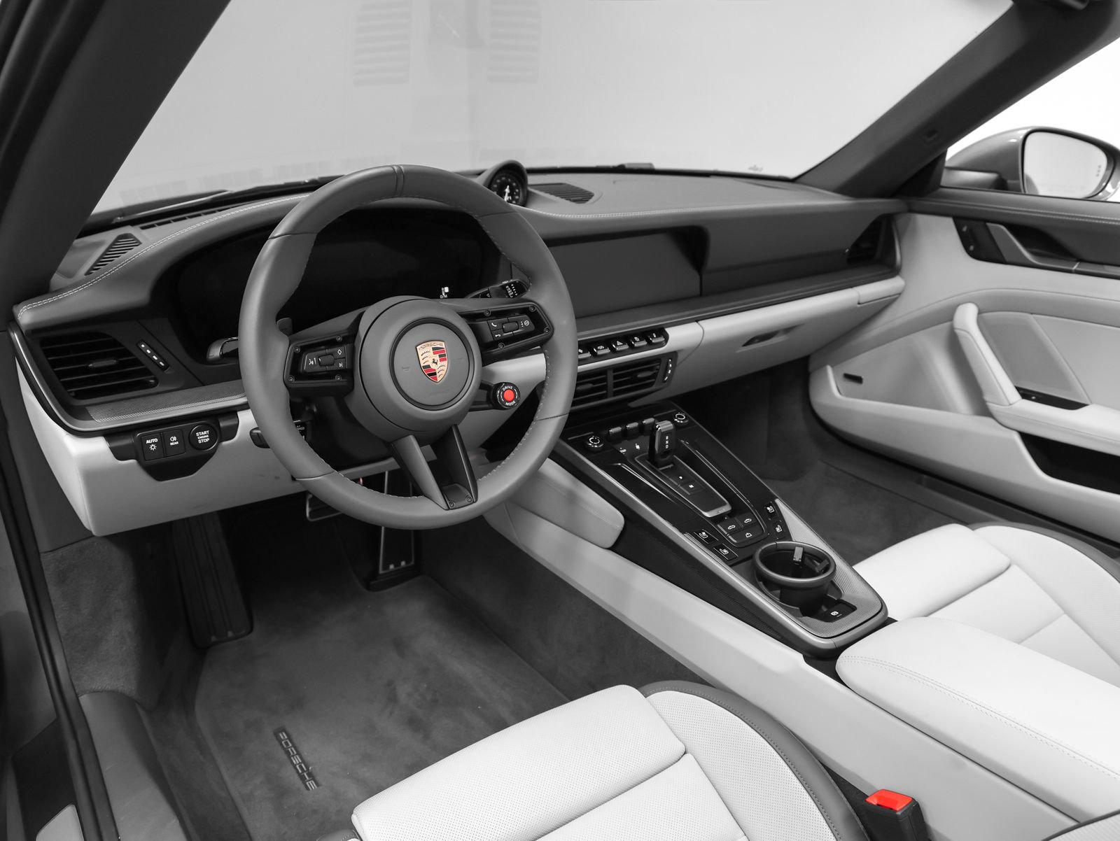 Certified 2025 Porsche 911 Carrera RWD image 4