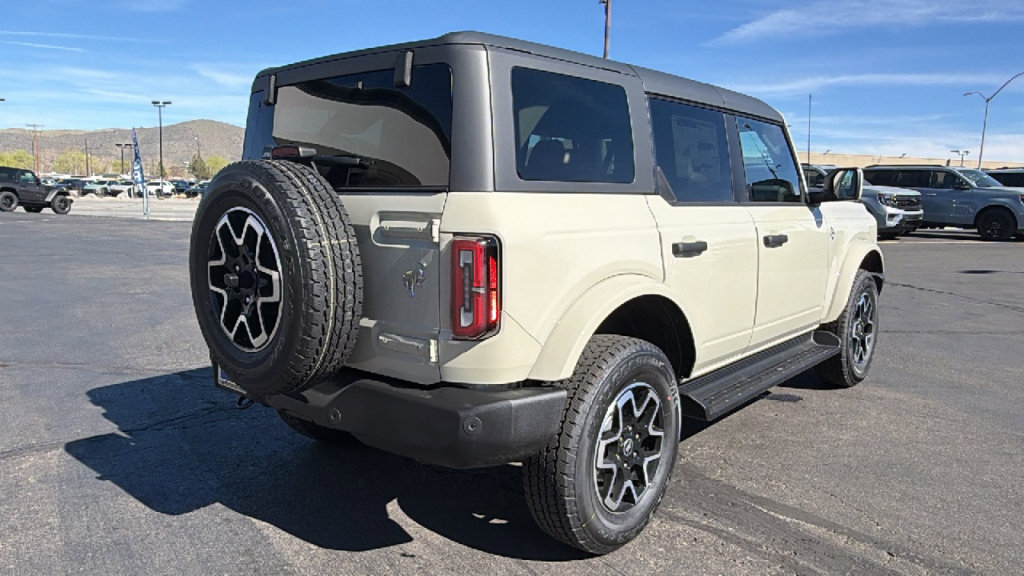 New 2026 Ford Bronco Outer Banks image 3