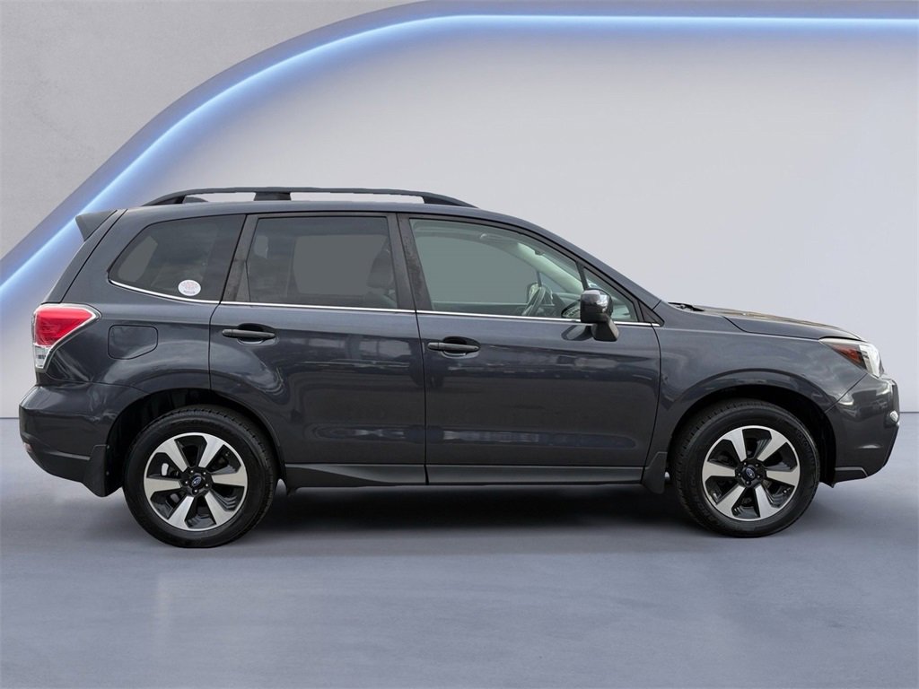 Used 2017 Subaru Forester 2.5i Limited image 2