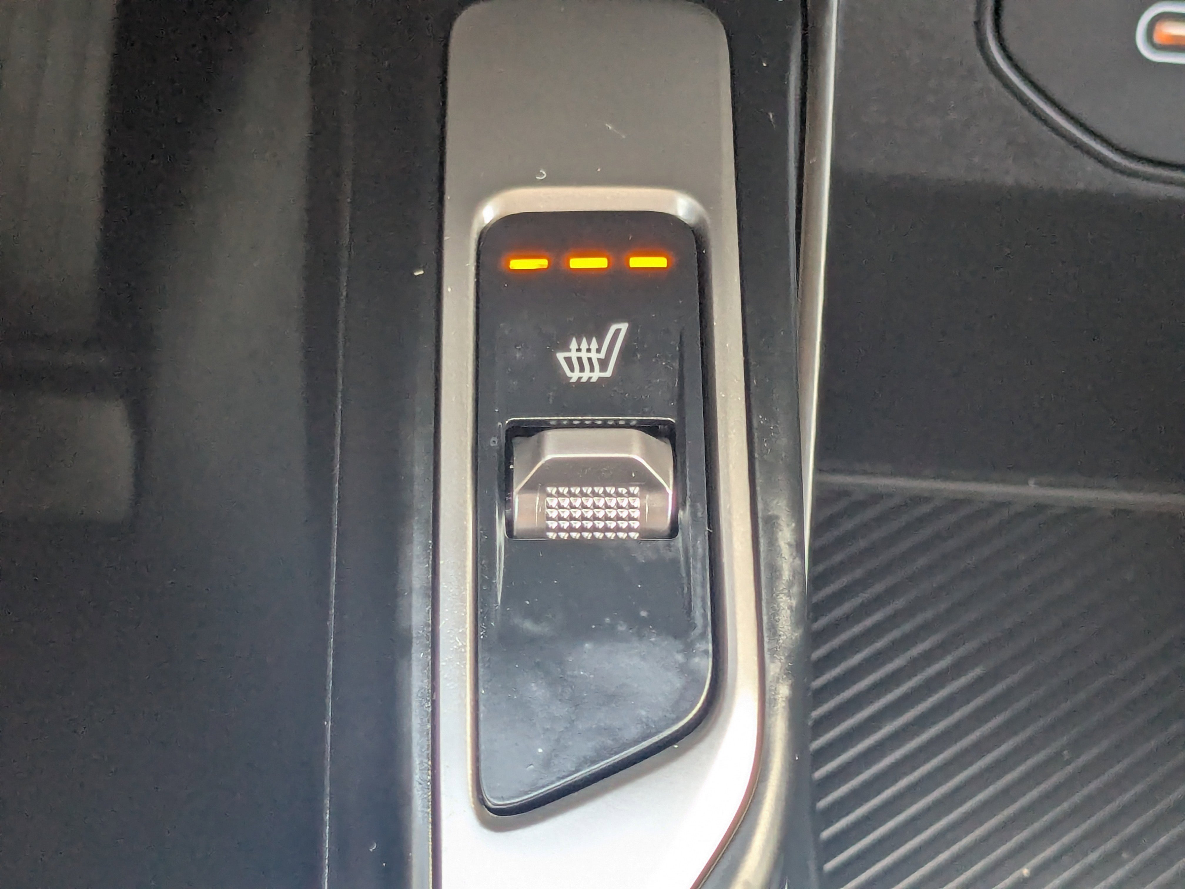 Certified 2024 Kia Sorento S w/ Panoramic Sunroof Package image 29