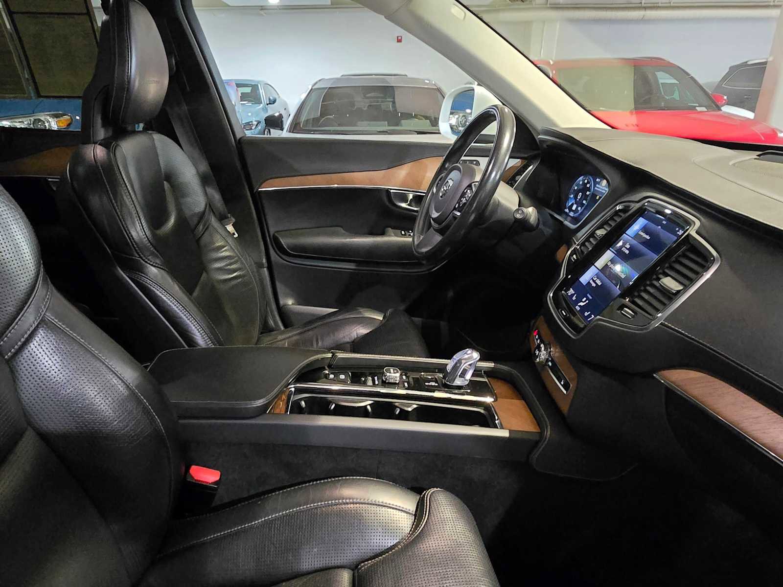 Used 2017 Volvo XC90 T8 Inscription w/ Luxury Package image 10