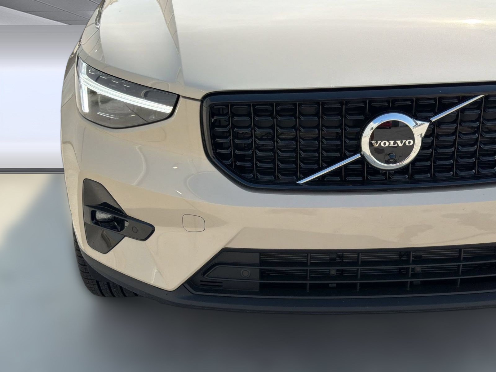 New 2026 Volvo XC40 B5 Ultra w/ Protection Package Premier AWD/4WD image 29