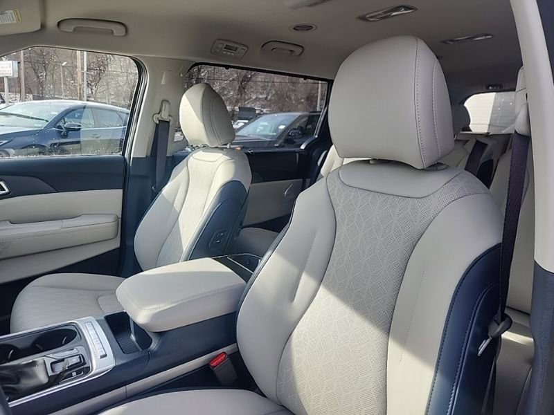 New 2026 Kia Carnival EX image 30