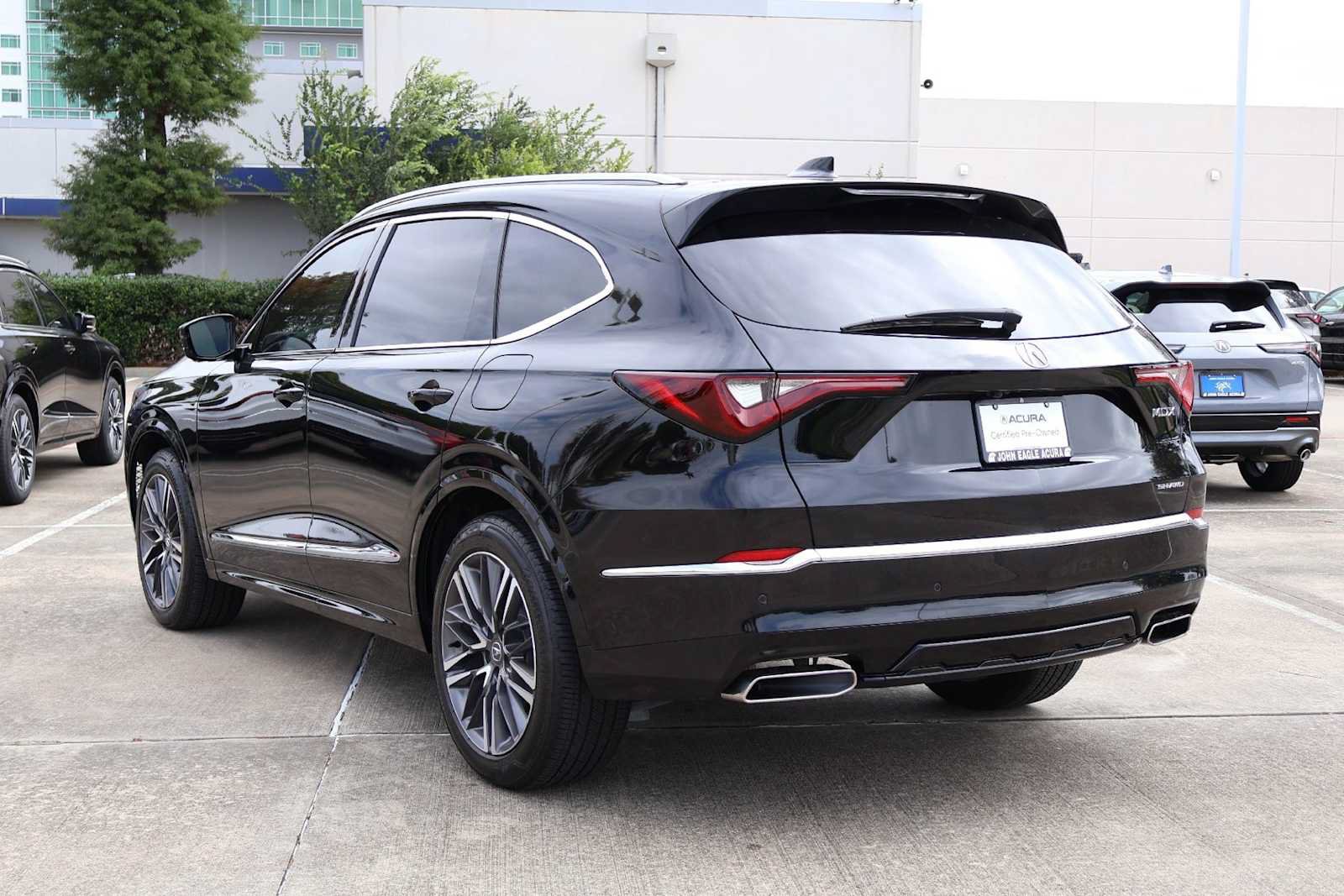 Certified 2025 Acura MDX w/ Advance Package AWD/4WD image 4