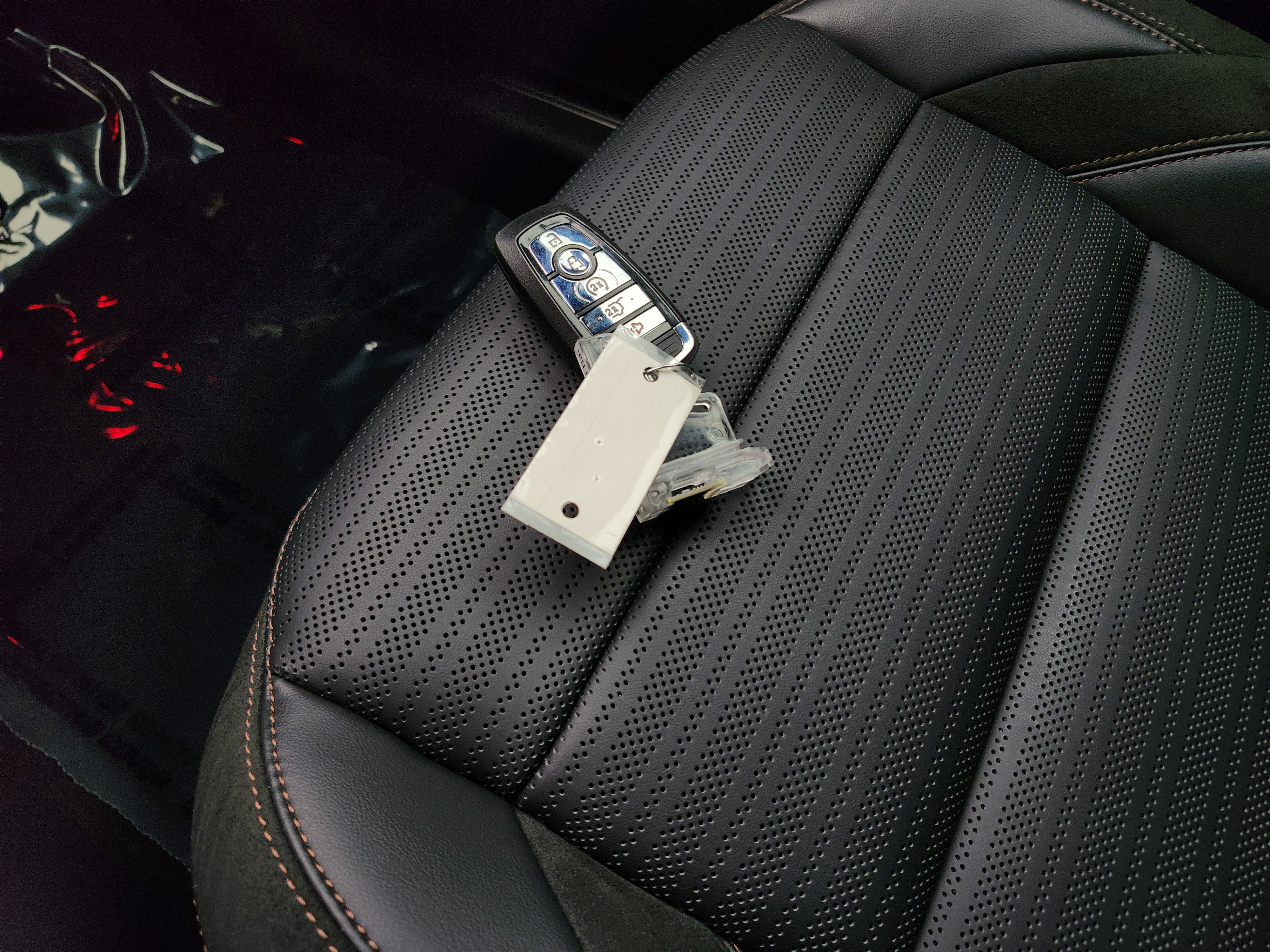 Used 2024 Lincoln Nautilus Reserve w/ Equipment Group 202A image 15