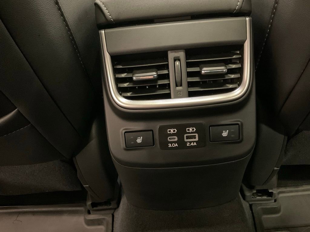 Used 2025 Subaru Legacy Limited image 32