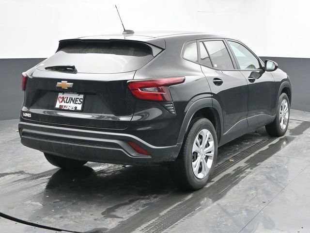 Used 2024 Chevrolet Trax LS image 8