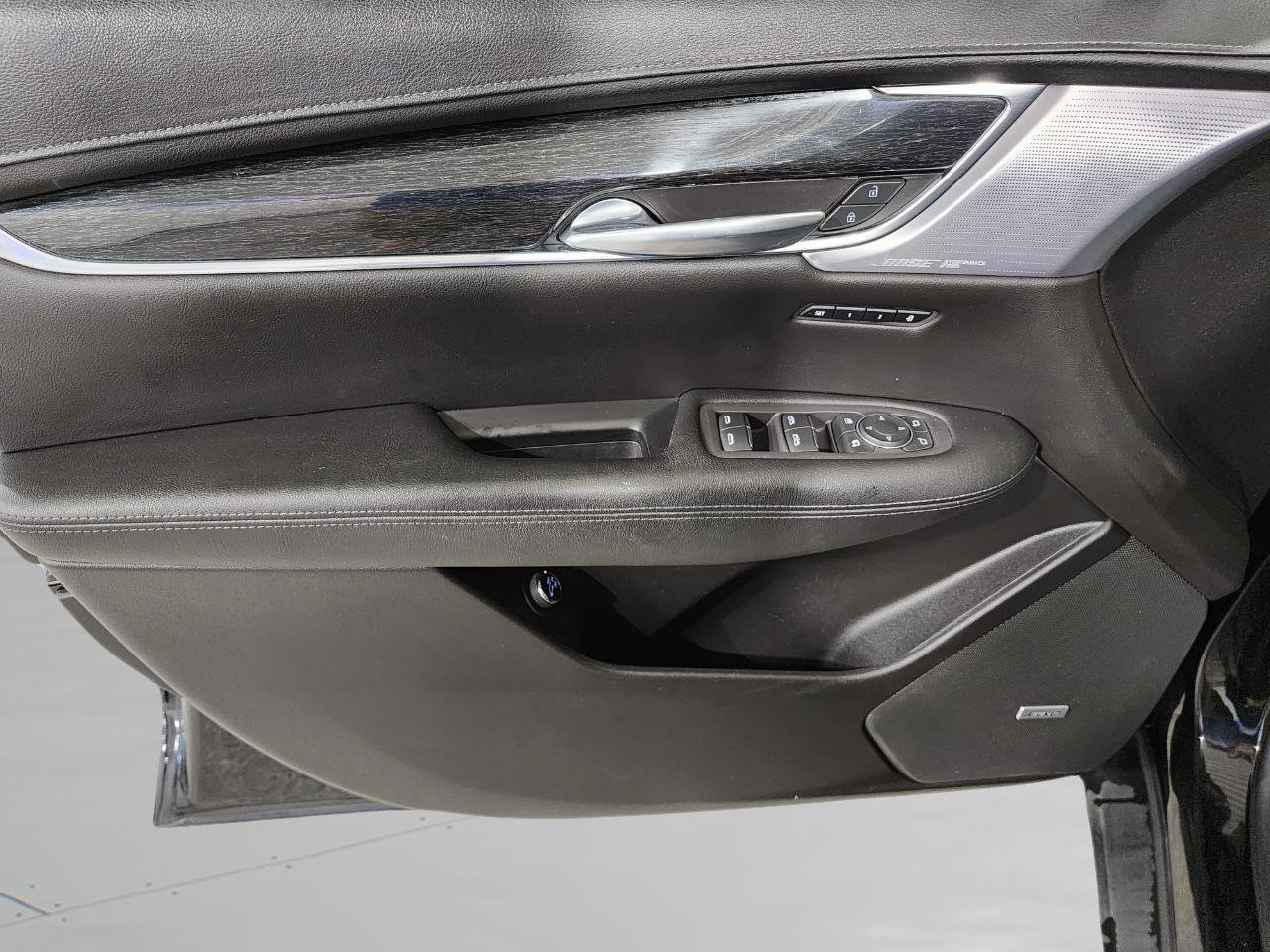 Used 2020 Cadillac XT5 Premium Luxury AWD/4WD image 29