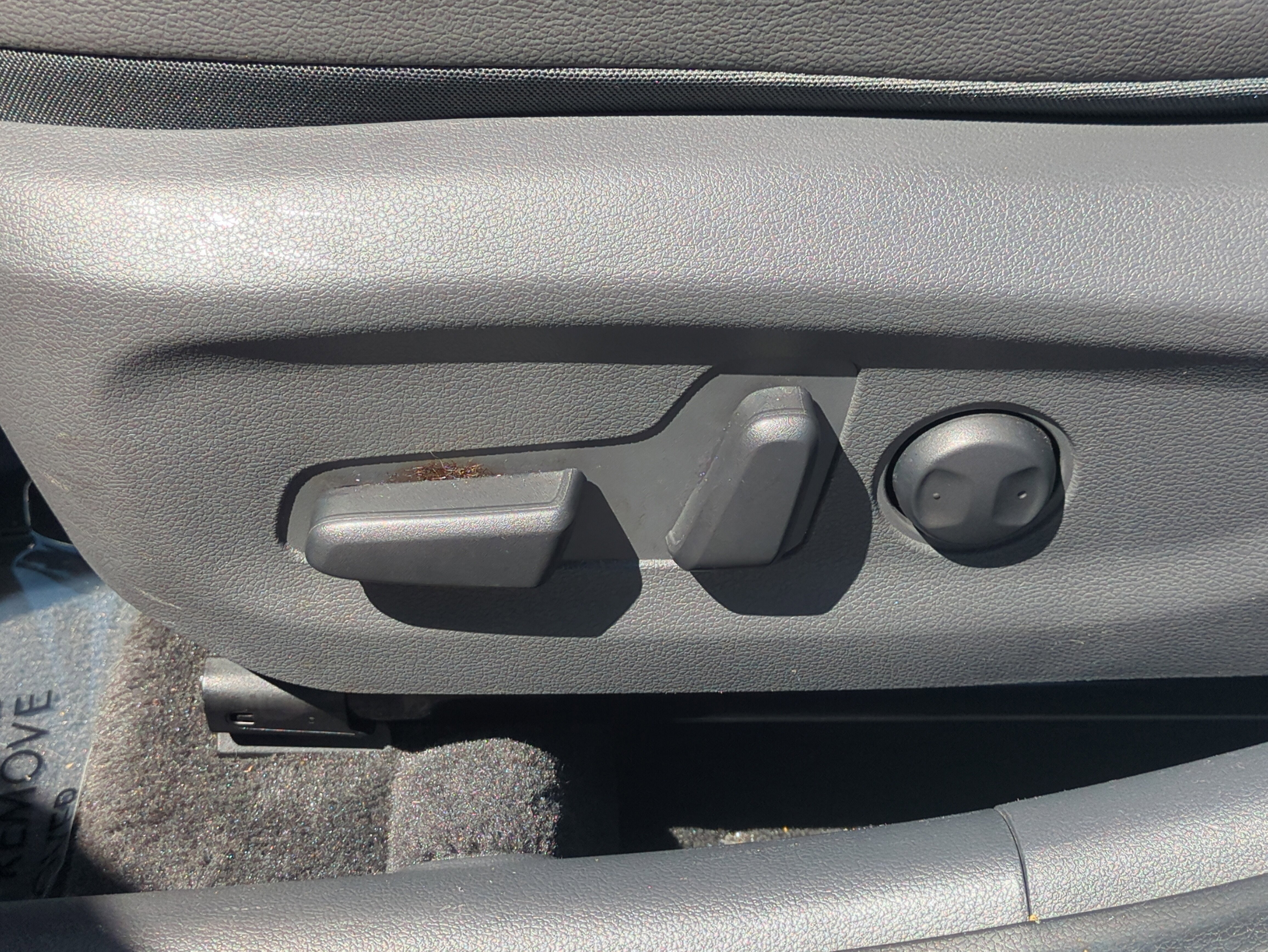 Used 2020 Hyundai Ioniq Limited image 21