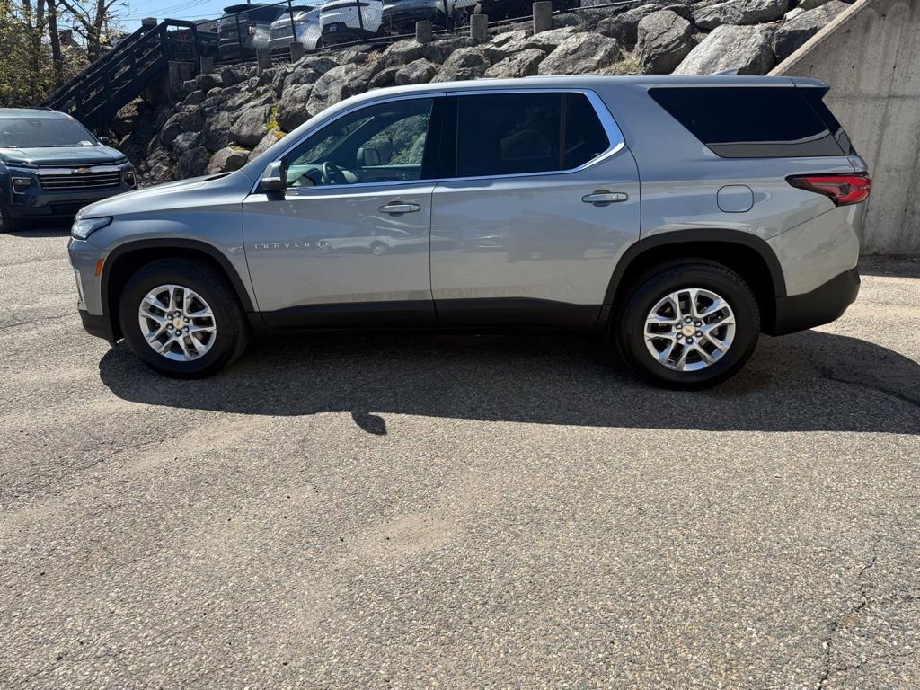 Used 2023 Chevrolet Traverse LS w/ Safety Package AWD/4WD image 2