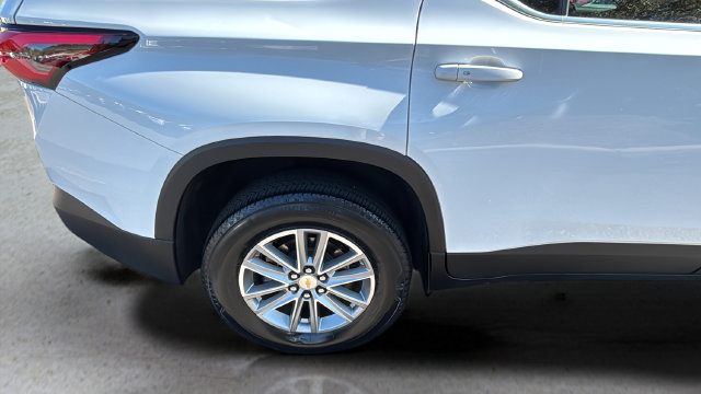 Used 2023 Chevrolet Traverse LT FWD image 36