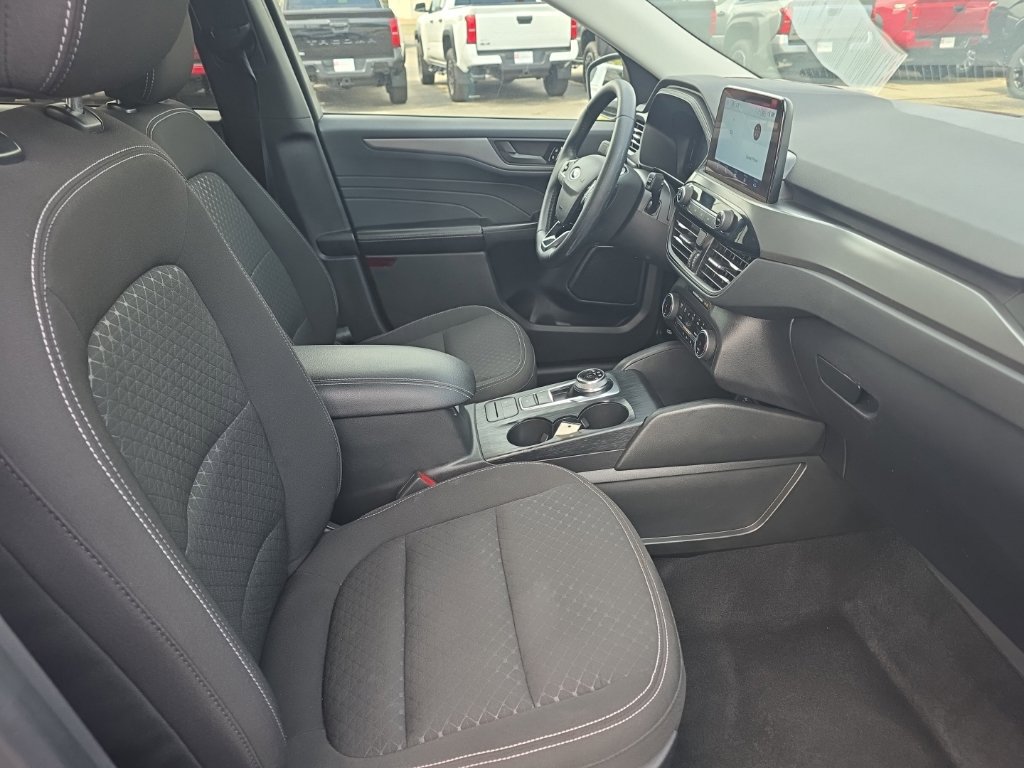 Used 2024 Ford Escape Active w/ Cold Weather Package FWD image 9