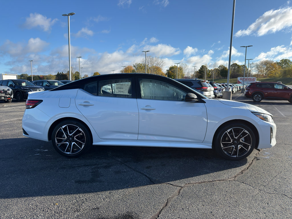 New 2025 Nissan Sentra SR image 4