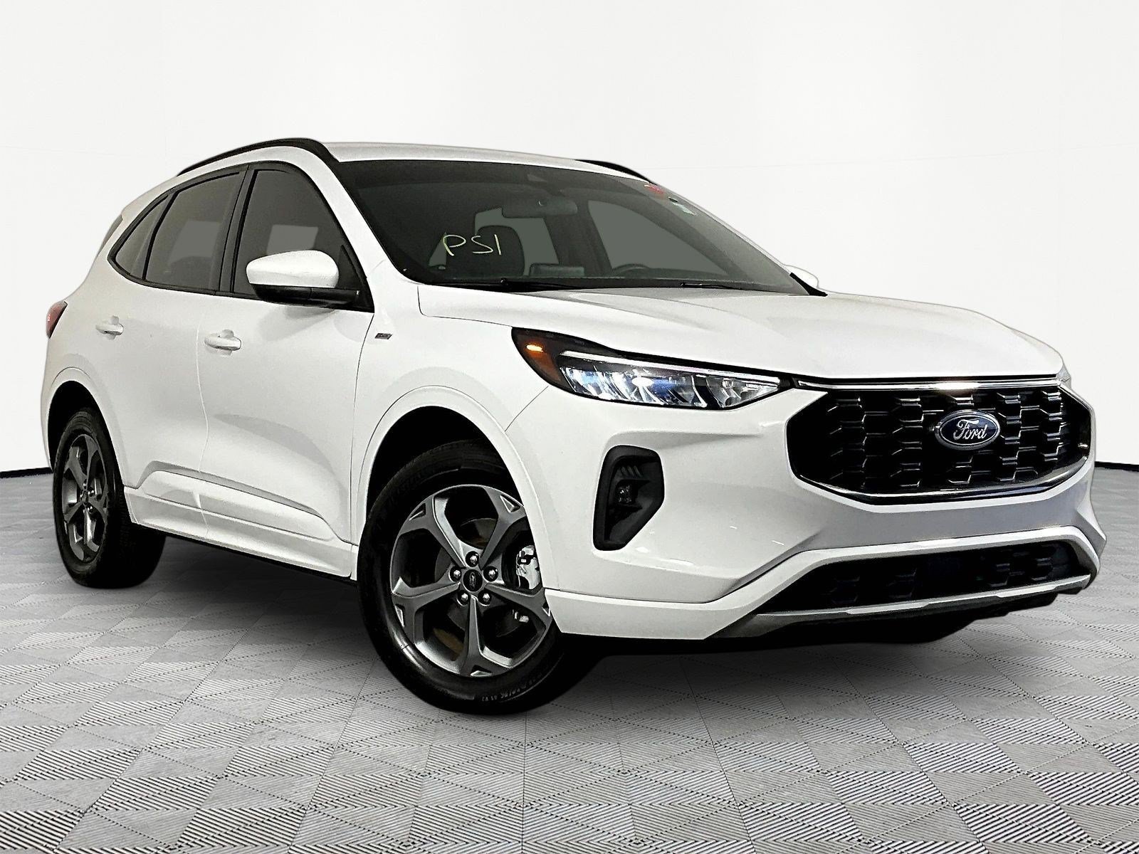 Used 2023 Ford Escape ST-Line Select AWD/4WD image 3