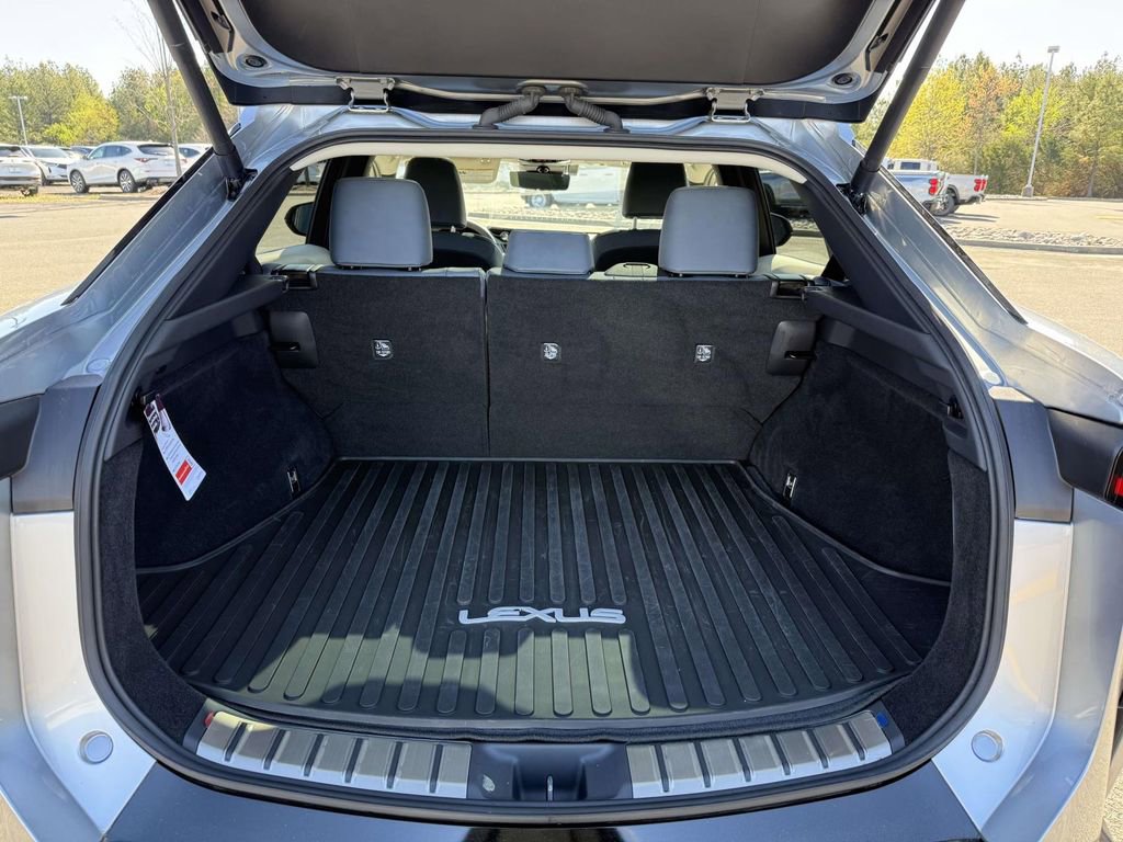 Used 2023 Lexus RZ 450e Premium w/ Technology Package AWD/4WD image 28