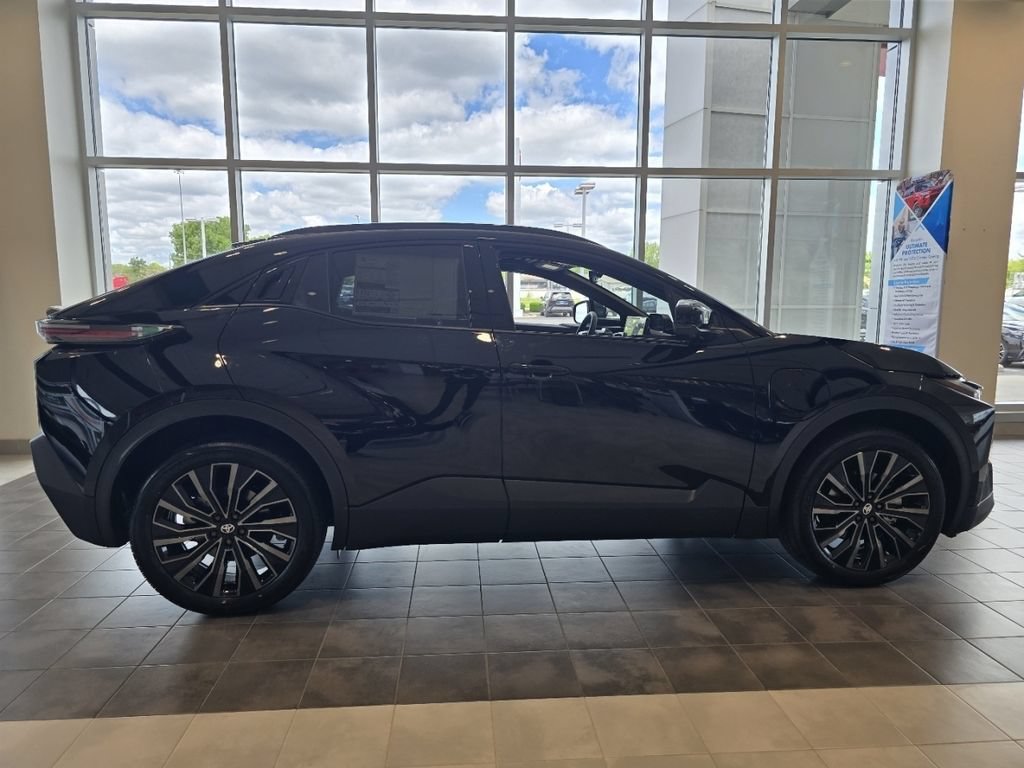 New 2026 Toyota C-HR AWD/4WD image 14