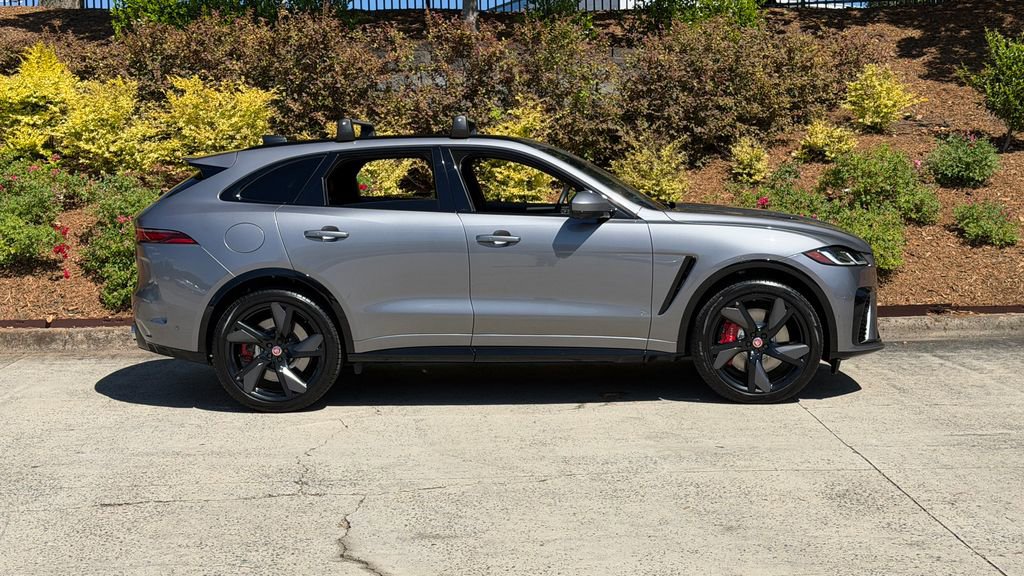 Used 2023 Jaguar F-PACE SVR AWD/4WD image 2