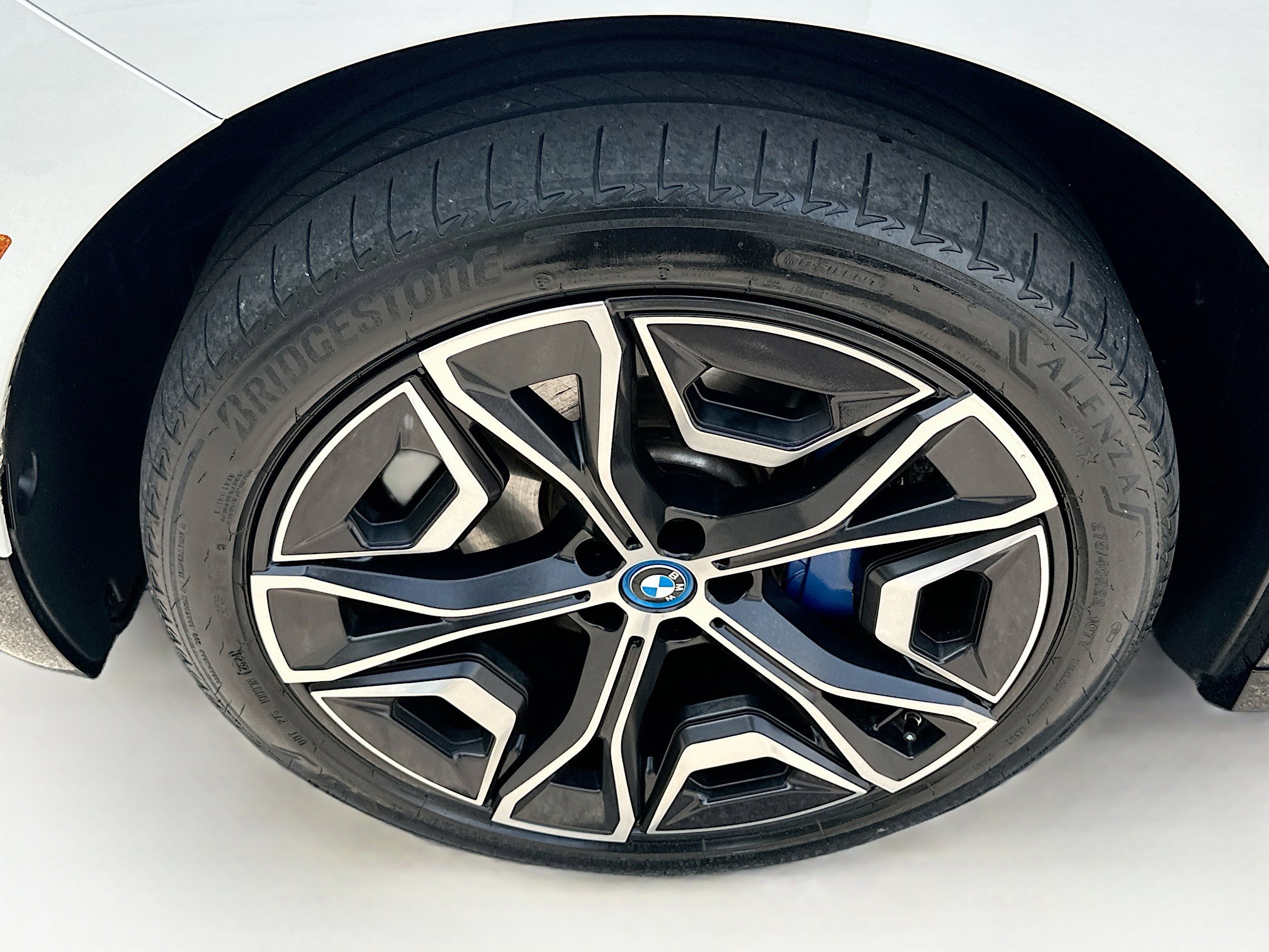 Certified 2025 BMW iX xDrive50 AWD/4WD image 34