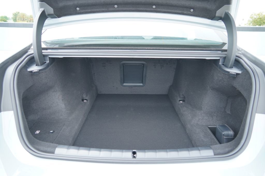 New 2026 BMW 740i w/ Premium Package RWD image 20